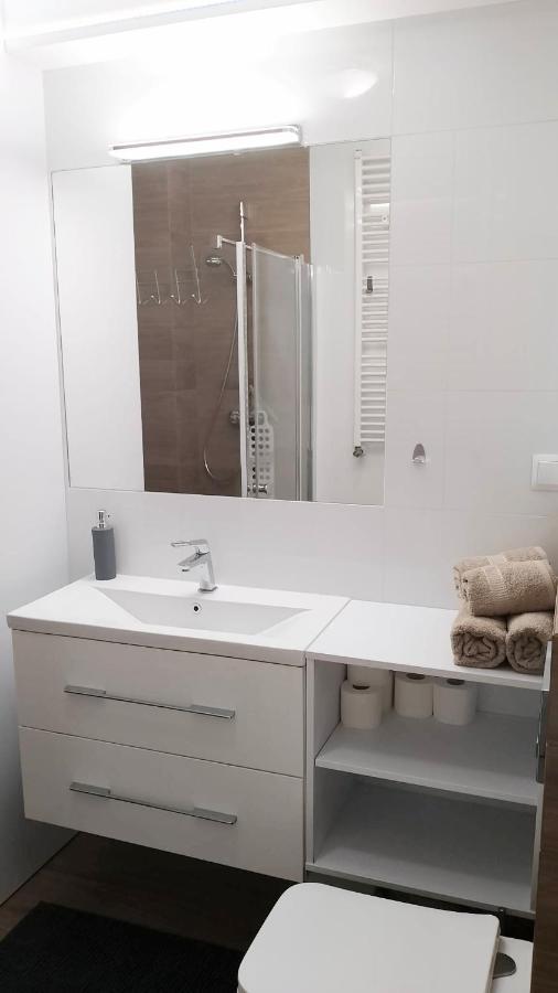 Apartament Zalesie Z Tarasem Lubiń Kültér fotó